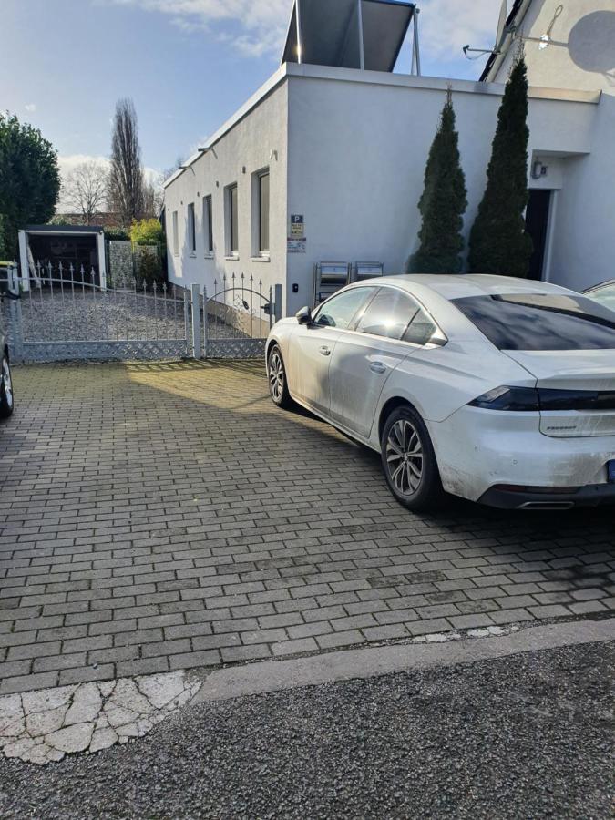 Zwei Schicke Apartments Mit Parkplatz Кьолн Екстериор снимка